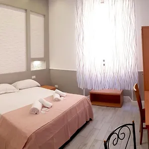 Albergue Legends, Roma